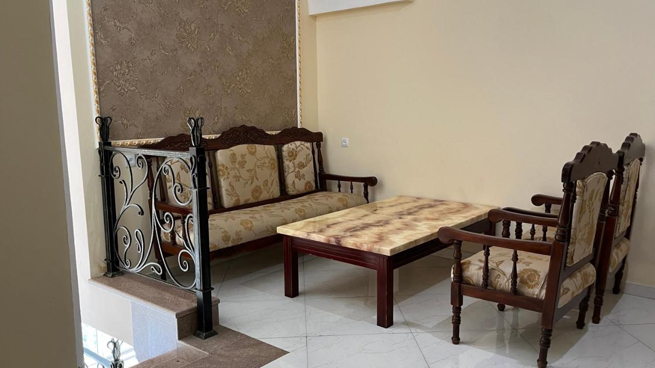 Kirch Hotel & Restaurant 고리스 외부 사진