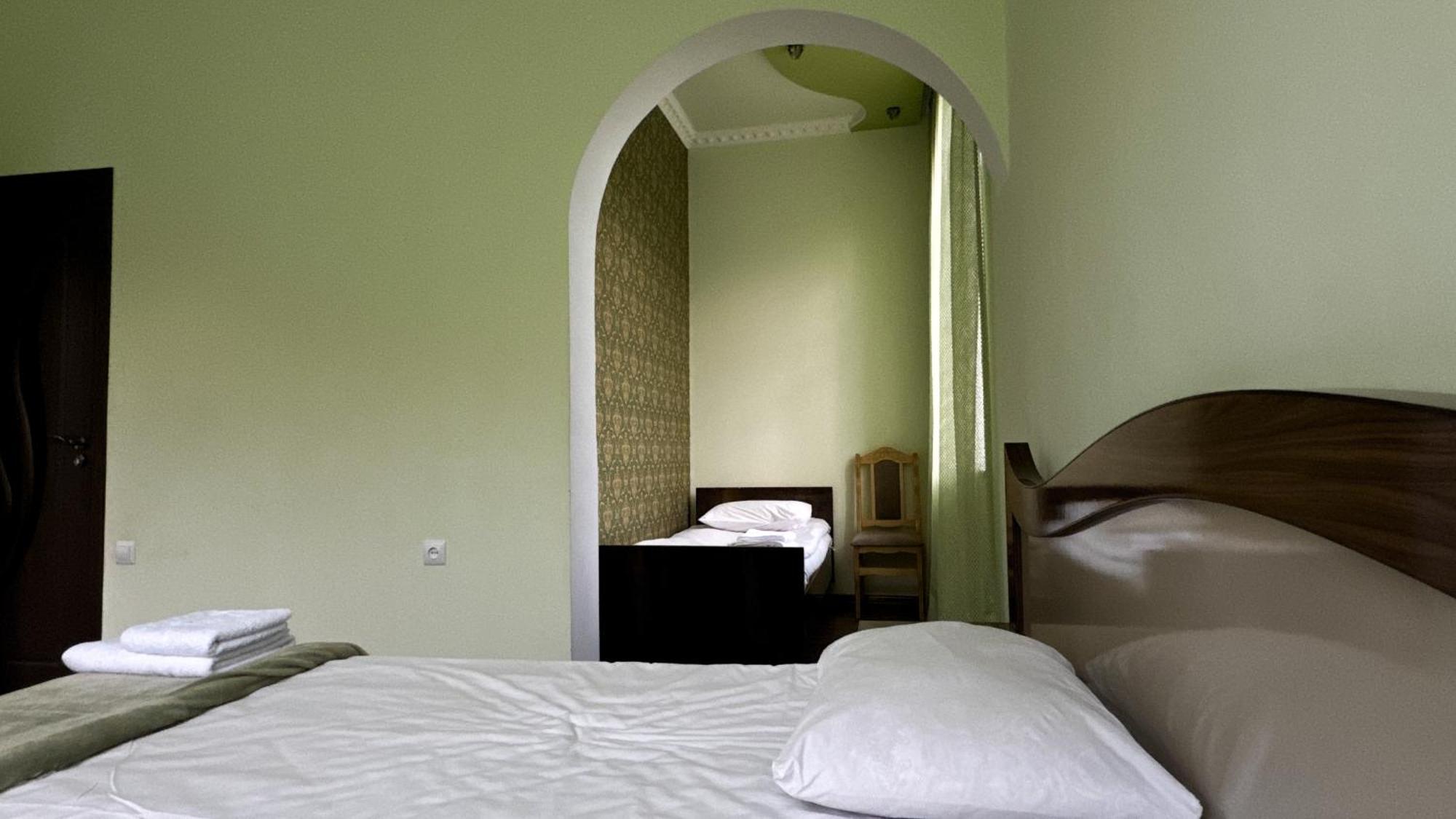 Kirch Hotel & Restaurant 고리스 외부 사진
