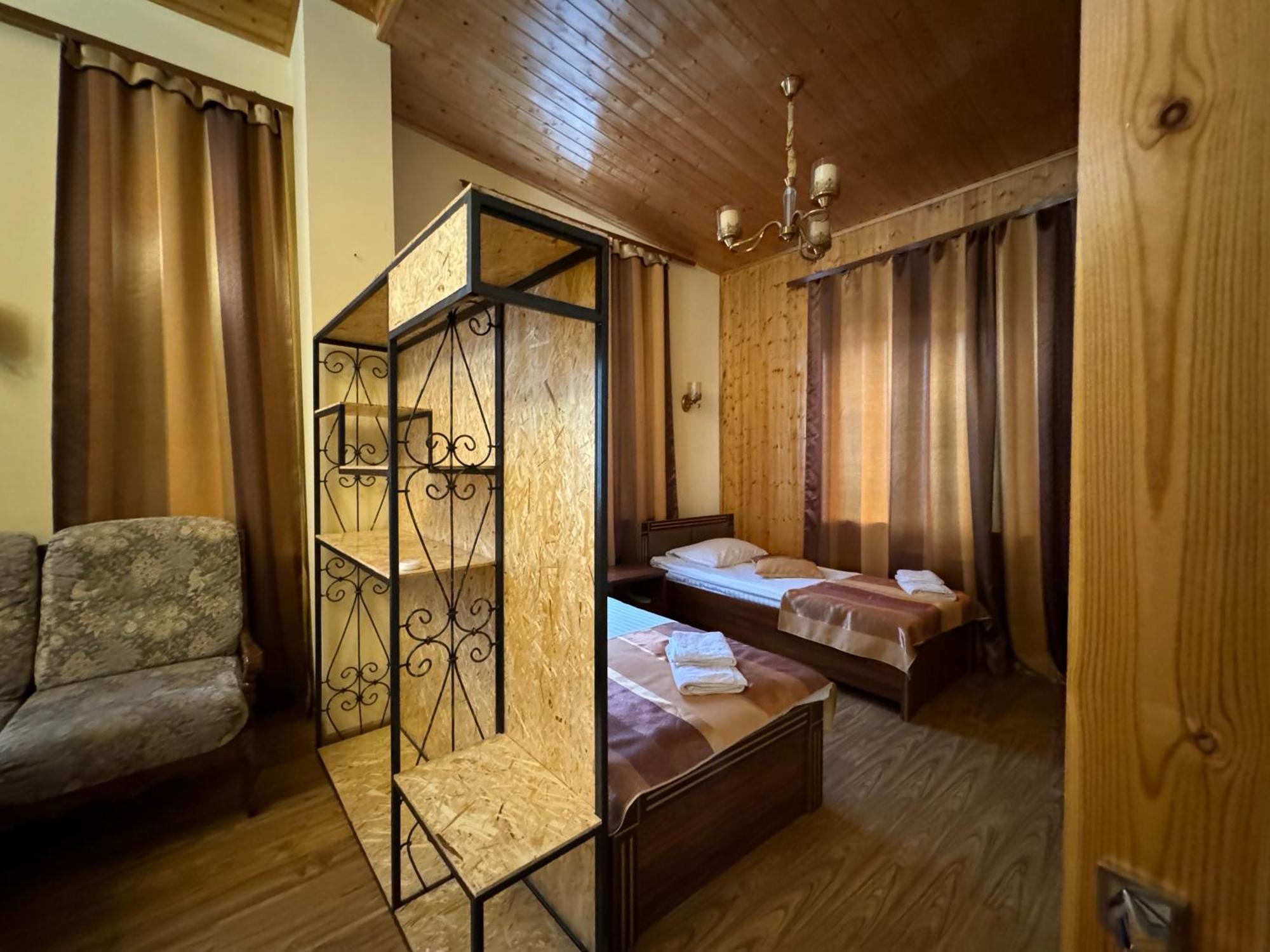 Kirch Hotel & Restaurant 고리스 외부 사진