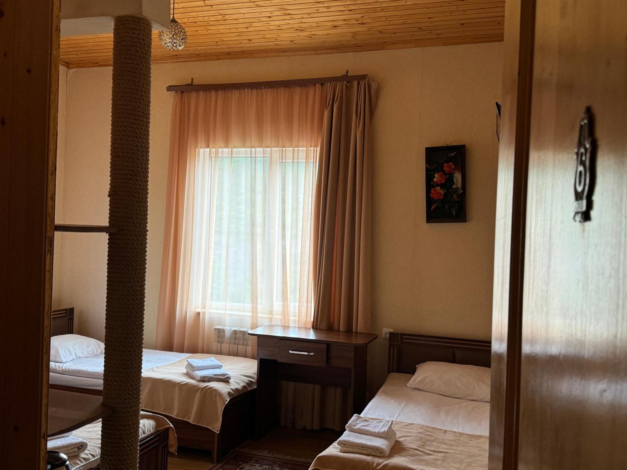 Kirch Hotel & Restaurant 고리스 외부 사진